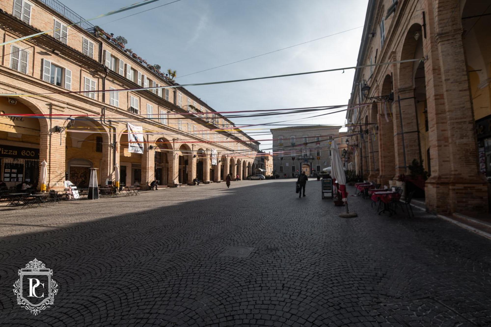 Отель Palazzo Capparucci - Dimora Storica Фермо Экстерьер фото