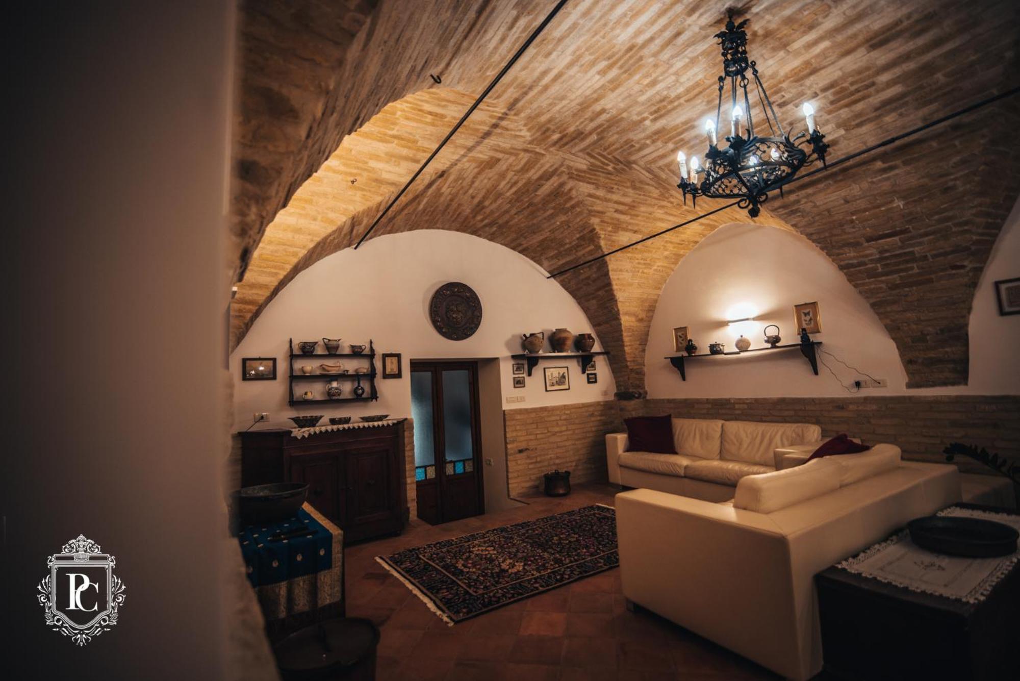 Отель Palazzo Capparucci - Dimora Storica Фермо Экстерьер фото