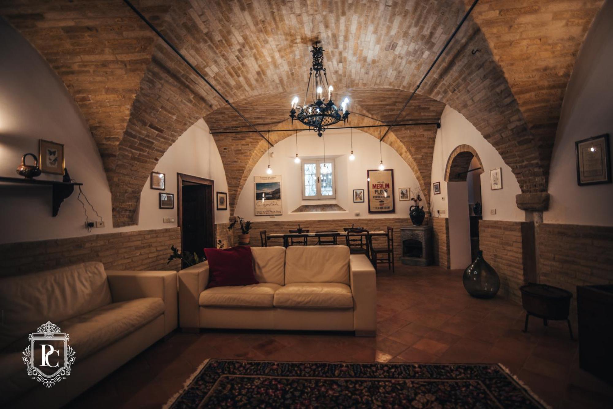 Отель Palazzo Capparucci - Dimora Storica Фермо Экстерьер фото