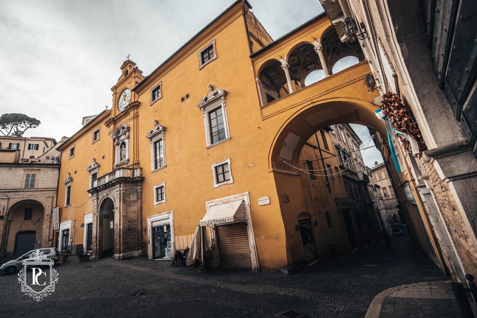 Отель Palazzo Capparucci - Dimora Storica Фермо Экстерьер фото