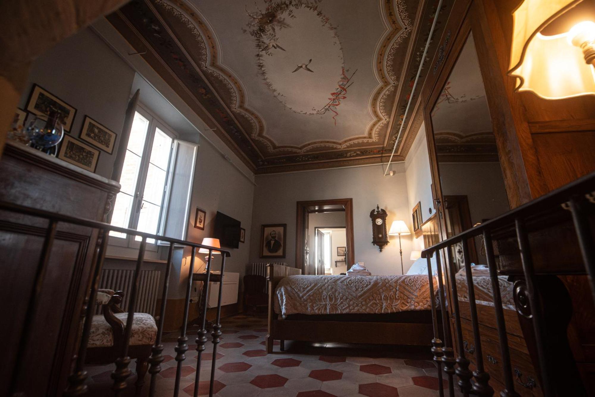 Отель Palazzo Capparucci - Dimora Storica Фермо Экстерьер фото